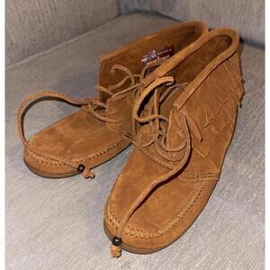 Minnetonka Brown Suede Moccasin Boots with Fringe Size 9.5